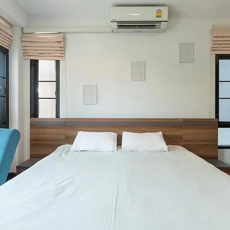 Loft Style Townhouse Near Old City Chiang Mai Exterior photo