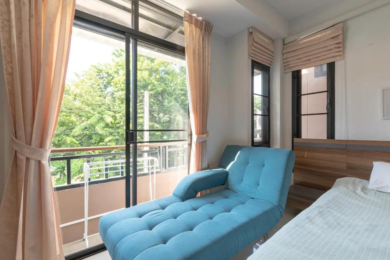 Loft Style Townhouse Near Old Homestay Chiang Mai